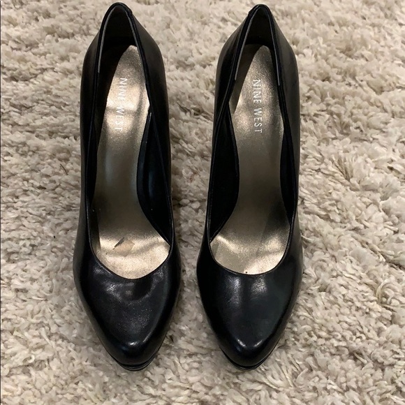 Nine West black pumps - Picture 4 of 4